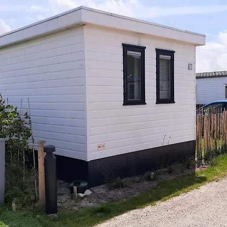Luxe Chalet Met Gezellige Veranda 400 Meter Van Zee Kemping