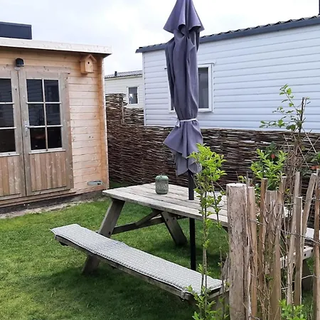Luxe Chalet Met Gezellige Veranda 400 Meter Van Zee Kemping
